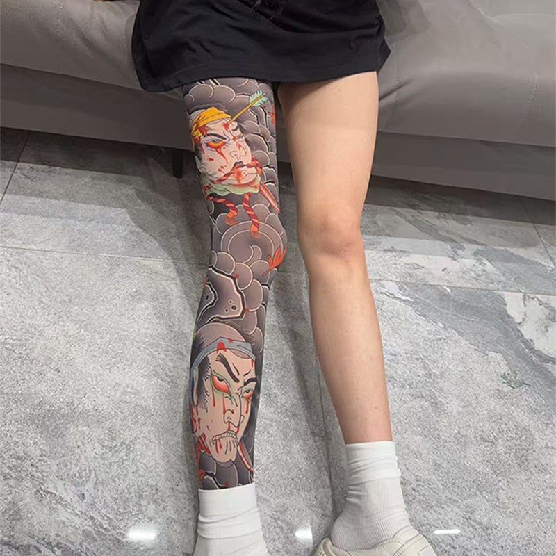 Dehnbarer Beinärmel mit Tattoo-Print