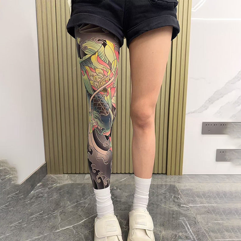 Dehnbarer Beinärmel mit Tattoo-Print