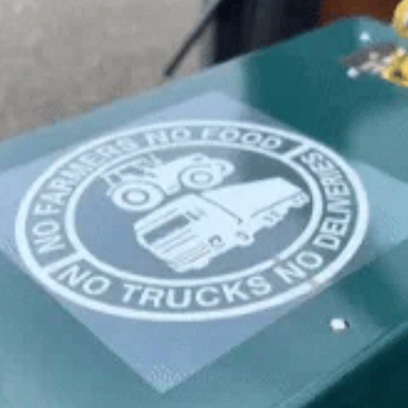 Auto-Aufkleber: Keine Bauern, keine Lebensmittel – keine LKWs, keine Lieferungen